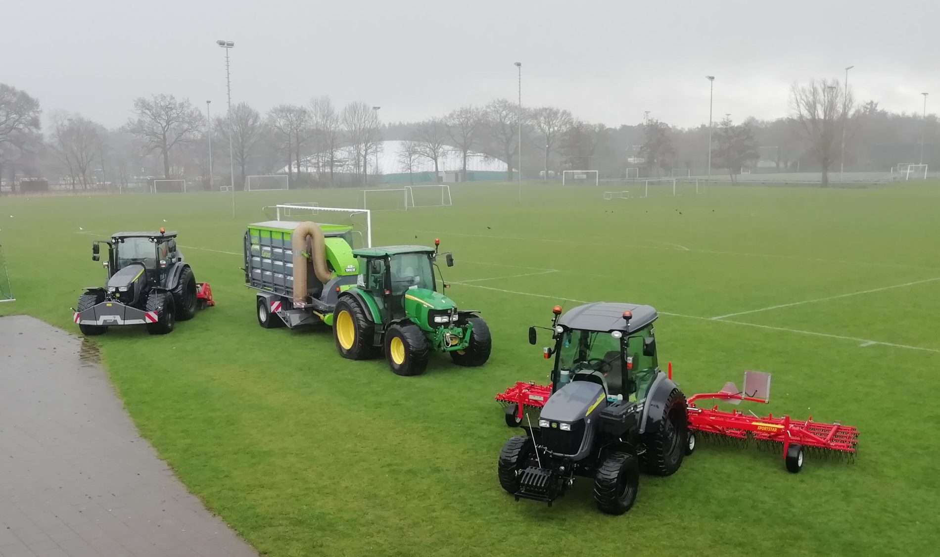 Het wagenpark van de beheerders van Koninklijke DC & FC Utile Dulci (Overijssel).